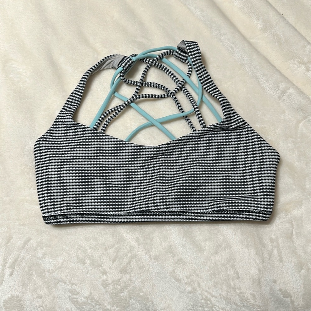 Lululemon sports bra